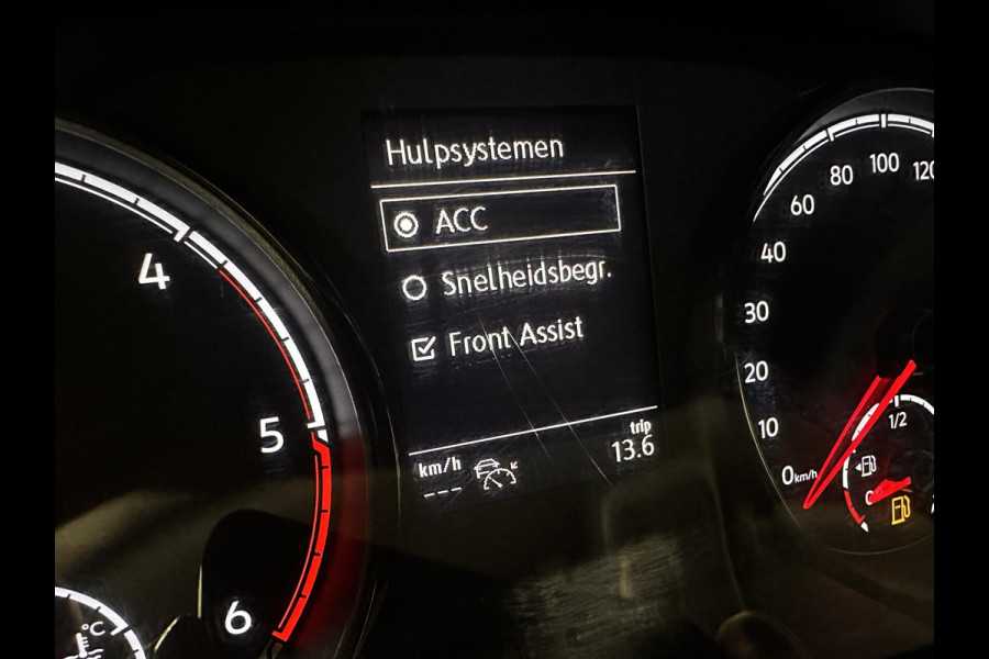 Volkswagen Transporter 2.0 TDI L1H1 110 pk Airco Cruise Control Trekhaak Navi