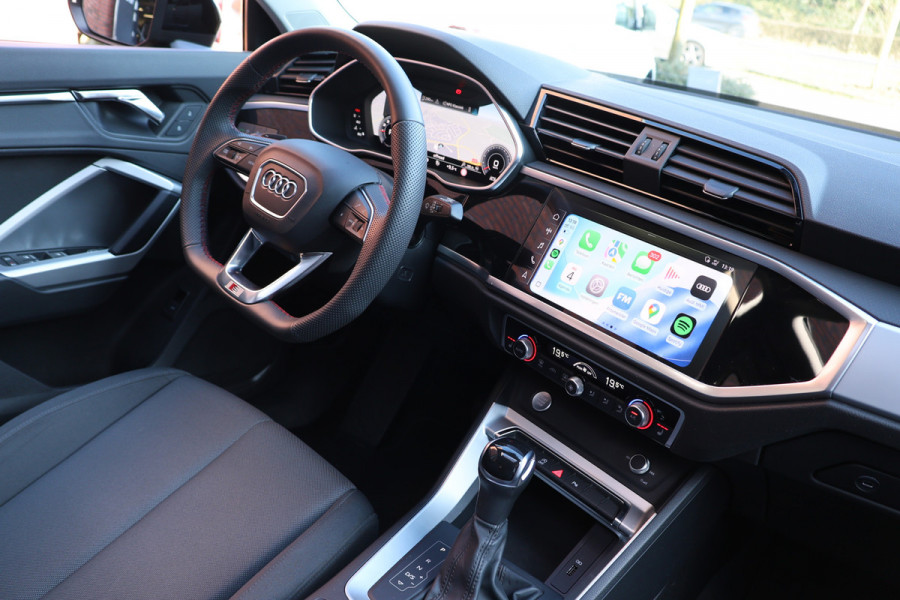 Audi Q3 35 TFSI Pro Line | Panoramadak | ACC | Side Assist | Lane Assist | Stoelverwarming | Camera | CarPlay | Keyless Go | Virtual Cockpit | F1 Flippers | Inc BTW | Nieuwe APK