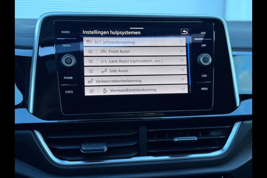 Volkswagen T-Roc 1.5 TSI R-Line Pano/Camera/Blindspot