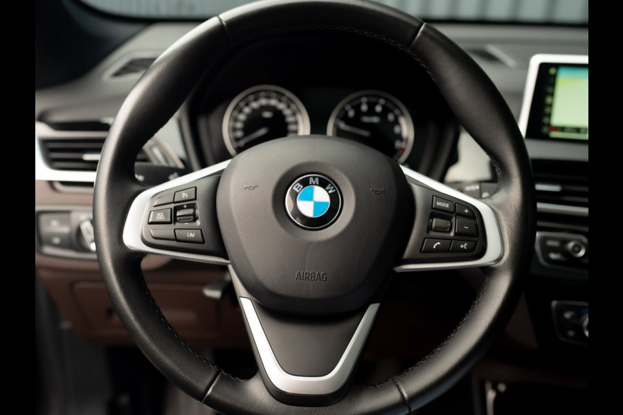 BMW X1 sDrive20i High Executive | Trekhaak afnb. | Panodak | Head Up | Camera | Elk. A-klep | Leder | Prijs Rijklaar!!