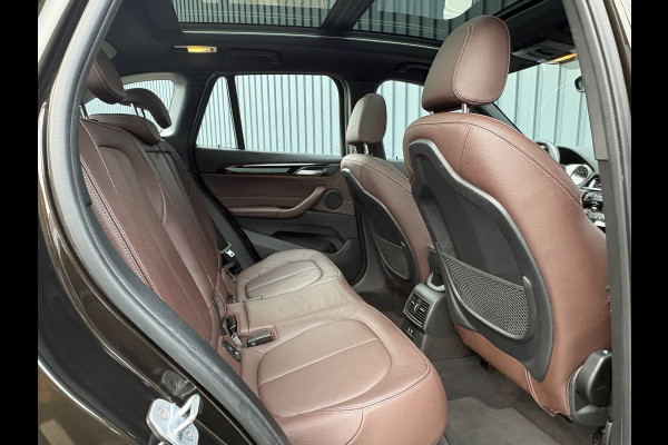 BMW X1 sDrive20i High Executive | Trekhaak afnb. | Panodak | Head Up | Camera | Elk. A-klep | Leder | Prijs Rijklaar!!