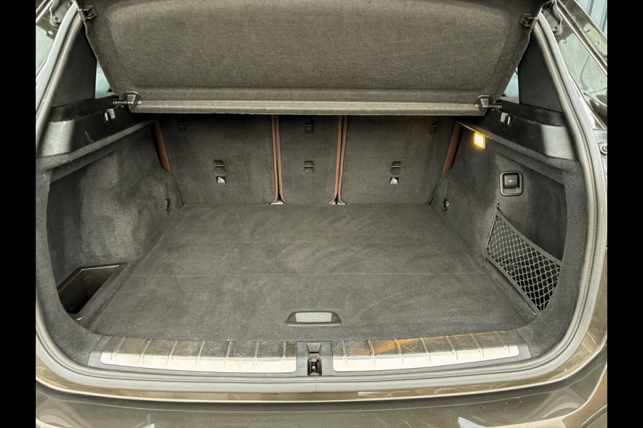 BMW X1 sDrive20i High Executive | Trekhaak afnb. | Panodak | Head Up | Camera | Elk. A-klep | Leder | Prijs Rijklaar!!