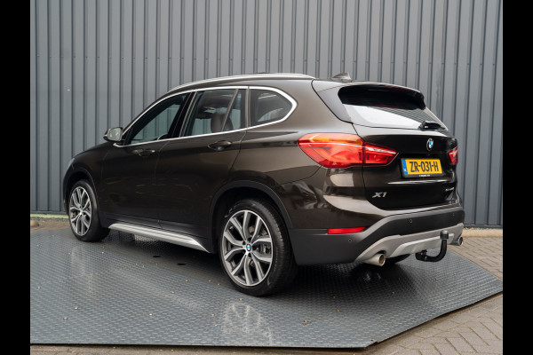 BMW X1 sDrive20i High Executive | Trekhaak afnb. | Panodak | Head Up | Camera | Elk. A-klep | Leder | Prijs Rijklaar!!