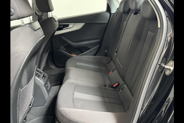 Audi A4 Limousine 35 TFSI Launch edition Business Automaat Navigatie Climate Control Trekhaak