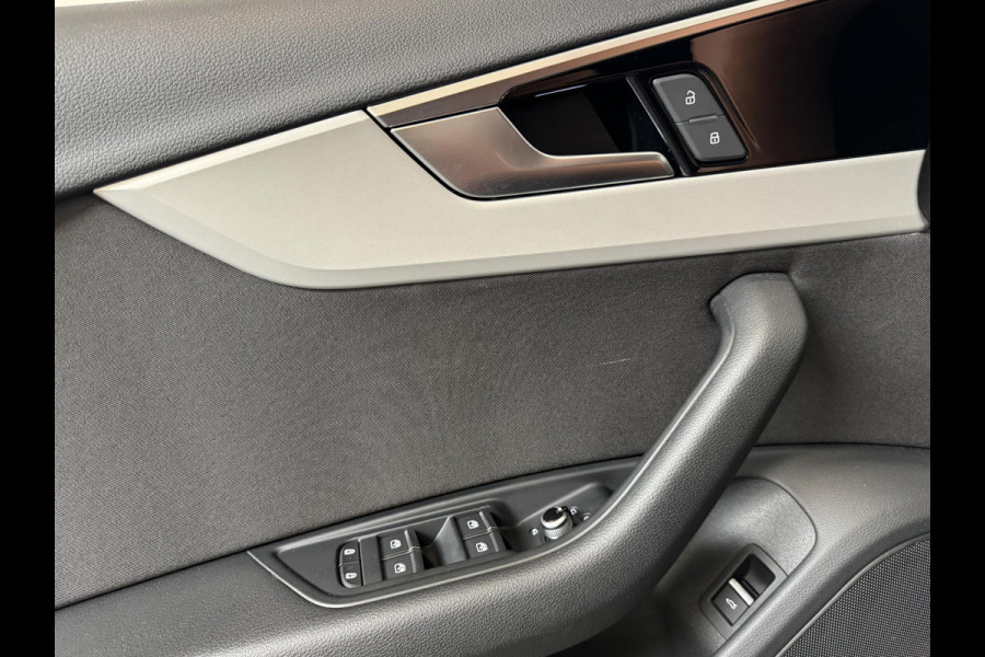 Audi A4 Limousine 35 TFSI Launch edition Business Automaat Navigatie Climate Control Trekhaak
