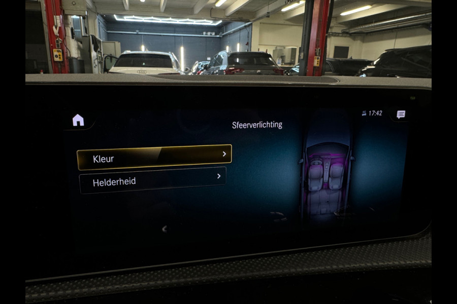 Mercedes-Benz A-Klasse 200 AMG Pano|Night|Sfeer|Burm|A35 Pack