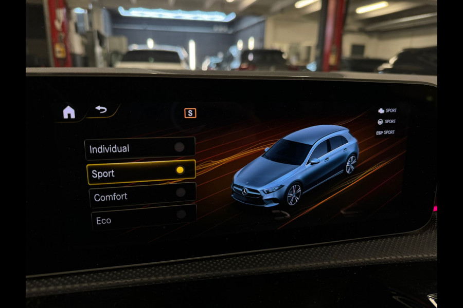 Mercedes-Benz A-Klasse 200 AMG Pano|Night|Sfeer|Burm|A35 Pack