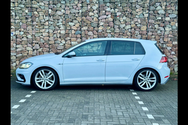 Volkswagen Golf 1.5 TSI Highline Business R-LINE