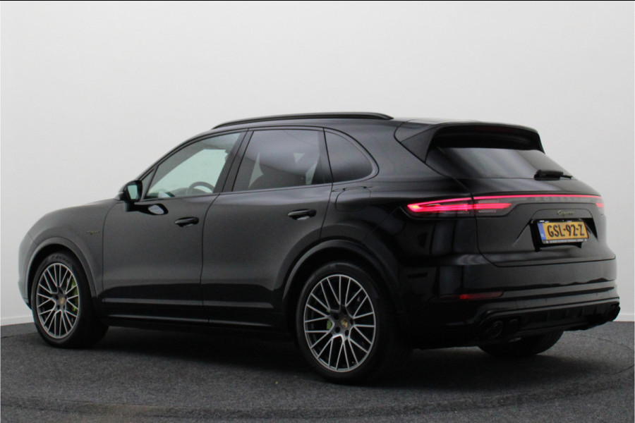 Porsche Cayenne 3.0 E-Hybrid Platinum Edition Sport Chrono Plus, Panoramadak, Luchtvering, Trekhaak, BOSE, 21"