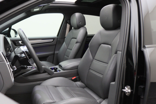 Porsche Cayenne 3.0 E-Hybrid Platinum Edition Sport Chrono Plus, Panoramadak, Luchtvering, Trekhaak, BOSE, 21"