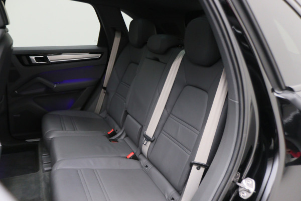Porsche Cayenne 3.0 E-Hybrid Platinum Edition Sport Chrono Plus, Panoramadak, Luchtvering, Trekhaak, BOSE, 21"