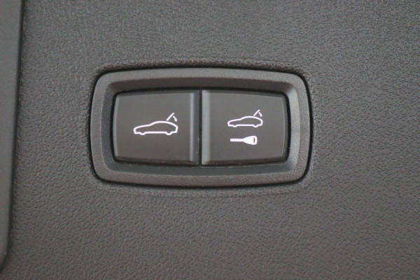 Porsche Cayenne 3.0 E-Hybrid Platinum Edition Sport Chrono Plus, Panoramadak, Luchtvering, Trekhaak, BOSE, 21"