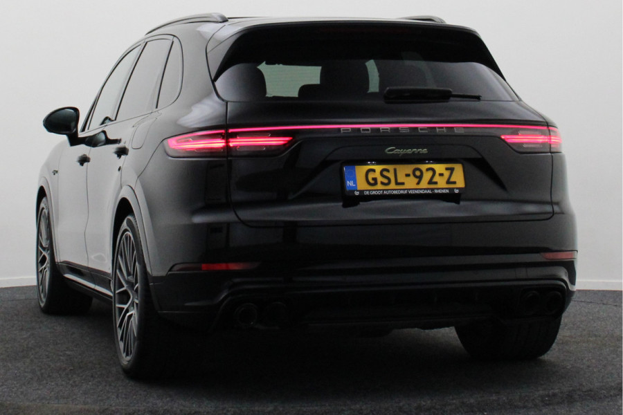 Porsche Cayenne 3.0 E-Hybrid Platinum Edition Sport Chrono Plus, Panoramadak, Luchtvering, Trekhaak, BOSE, 21"
