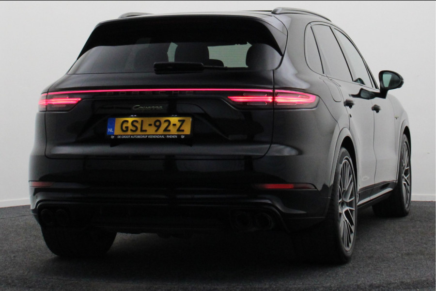 Porsche Cayenne 3.0 E-Hybrid Platinum Edition Sport Chrono Plus, Panoramadak, Luchtvering, Trekhaak, BOSE, 21"
