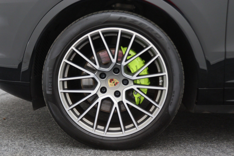 Porsche Cayenne 3.0 E-Hybrid Platinum Edition Sport Chrono Plus, Panoramadak, Luchtvering, Trekhaak, BOSE, 21"