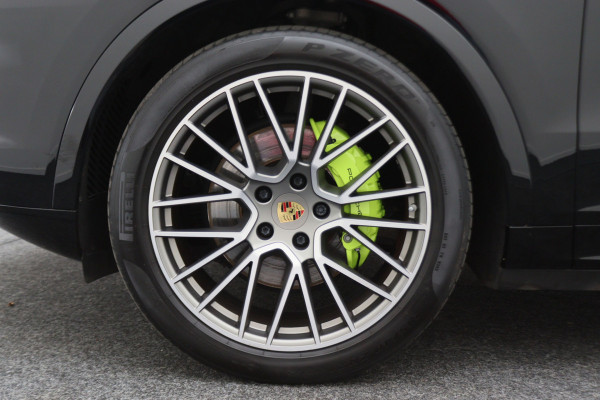 Porsche Cayenne 3.0 E-Hybrid Platinum Edition Sport Chrono Plus, Panoramadak, Luchtvering, Trekhaak, BOSE, 21"