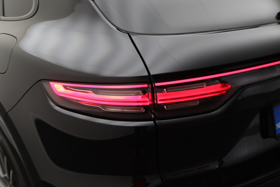 Porsche Cayenne 3.0 E-Hybrid Platinum Edition Sport Chrono Plus, Panoramadak, Luchtvering, Trekhaak, BOSE, 21"