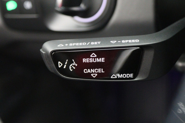 Porsche Cayenne 3.0 E-Hybrid Platinum Edition Sport Chrono Plus, Panoramadak, Luchtvering, Trekhaak, BOSE, 21"