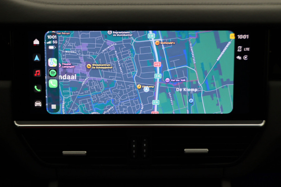 Porsche Cayenne 3.0 E-Hybrid Platinum Edition Sport Chrono Plus, Panoramadak, Luchtvering, Trekhaak, BOSE, 21"