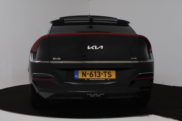 Kia Ev6 GT-Line 77.4 kWh (PANORAMADAK, STOELVERWARMING/KOELING, STUURVERWARMING, CAMERA, ELEKTR STOELEN, SFEERVERLICHTING)