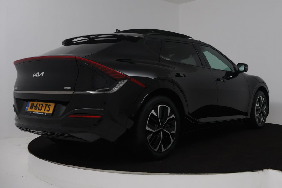 Kia Ev6 GT-Line 77.4 kWh (PANORAMADAK, STOELVERWARMING/KOELING, STUURVERWARMING, CAMERA, ELEKTR STOELEN, SFEERVERLICHTING)