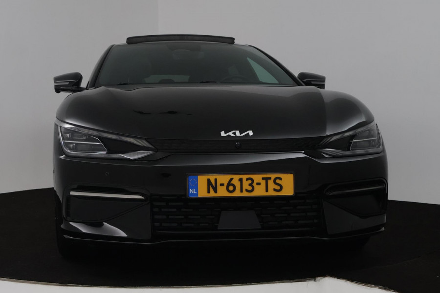 Kia Ev6 GT-Line 77.4 kWh (PANORAMADAK, STOELVERWARMING/KOELING, STUURVERWARMING, CAMERA, ELEKTR STOELEN, SFEERVERLICHTING)