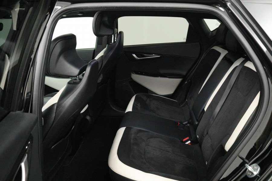 Kia Ev6 GT-Line 77.4 kWh (PANORAMADAK, STOELVERWARMING/KOELING, STUURVERWARMING, CAMERA, ELEKTR STOELEN, SFEERVERLICHTING)