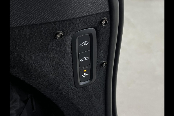 Volvo XC90 2.0 T8 Recharge AWD Inscription Luchtvering | Stoel ventilatie | Open dak | Trekhaak | 360 camera | Stuur-/stoelverwarming | Head-up