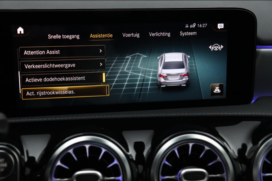 Mercedes-Benz A-Klasse A250 AMG / PANO / KEYLESS / ACC / CAMERA / DODEHOEK