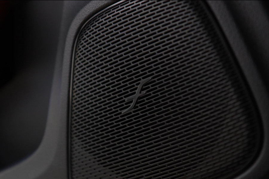 Mercedes-Benz A-Klasse A250 AMG / PANO / KEYLESS / ACC / CAMERA / DODEHOEK