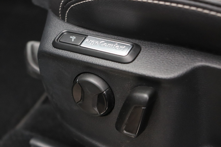 Volkswagen Passat Variant 1.4 TSI PHEV GTE Massage Trekhaak 360 LED