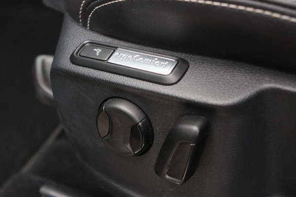 Volkswagen Passat Variant 1.4 TSI PHEV GTE Massage Trekhaak 360 LED