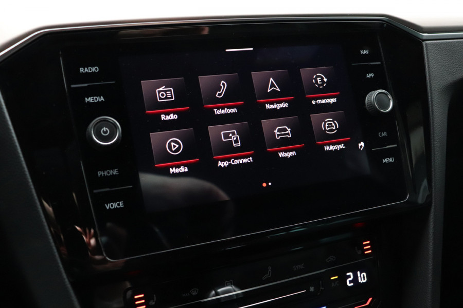 Volkswagen Passat Variant 1.4 TSI PHEV GTE Massage Trekhaak 360 LED