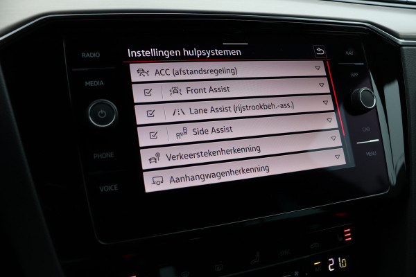 Volkswagen Passat Variant 1.4 TSI PHEV GTE Massage Trekhaak 360 LED