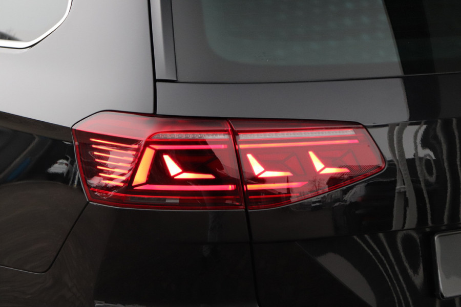 Volkswagen Passat Variant 1.4 TSI PHEV GTE Massage Trekhaak 360 LED