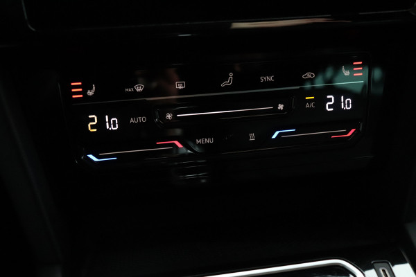 Volkswagen Passat Variant 1.4 TSI PHEV GTE Massage Trekhaak 360 LED