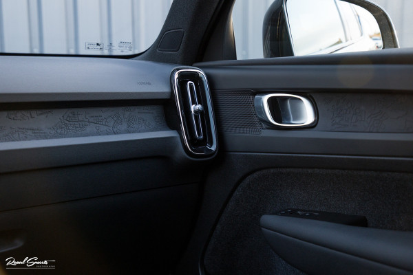 Volvo XC40 Recharge Plus | Adaptieve cruise | Blis | 19 Inch | Full LED |