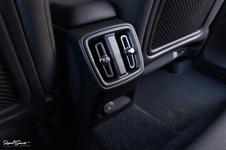 Volvo XC40 Recharge Plus | Adaptieve cruise | Blis | 19 Inch | Full LED |