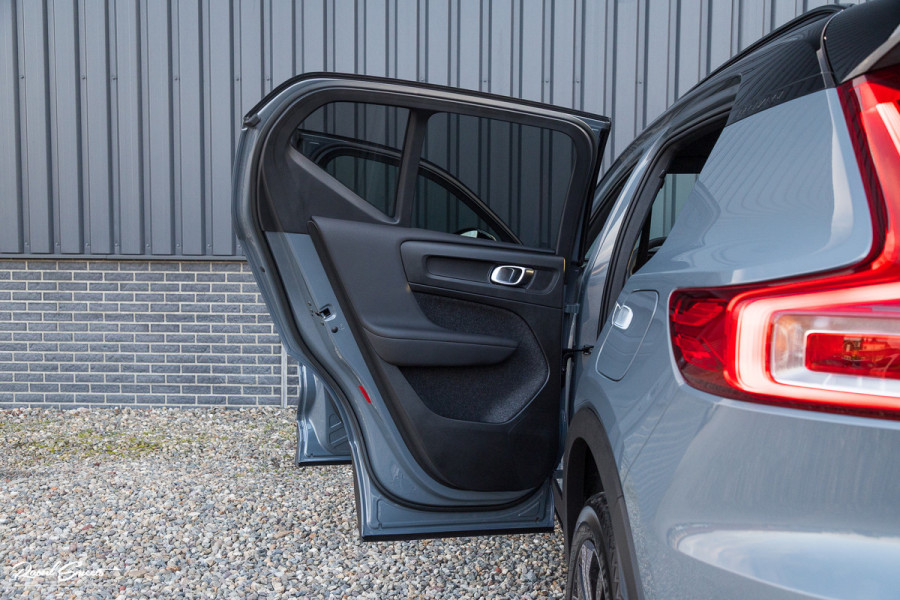 Volvo XC40 Recharge Plus | Adaptieve cruise | Blis | 19 Inch | Full LED |
