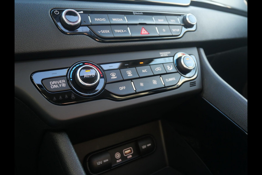 Kia Niro 1.6 GDi Hybrid Design Edition | Trekhaak | Schuif/kantel Dak | Stoel verwarming | 18''LM |