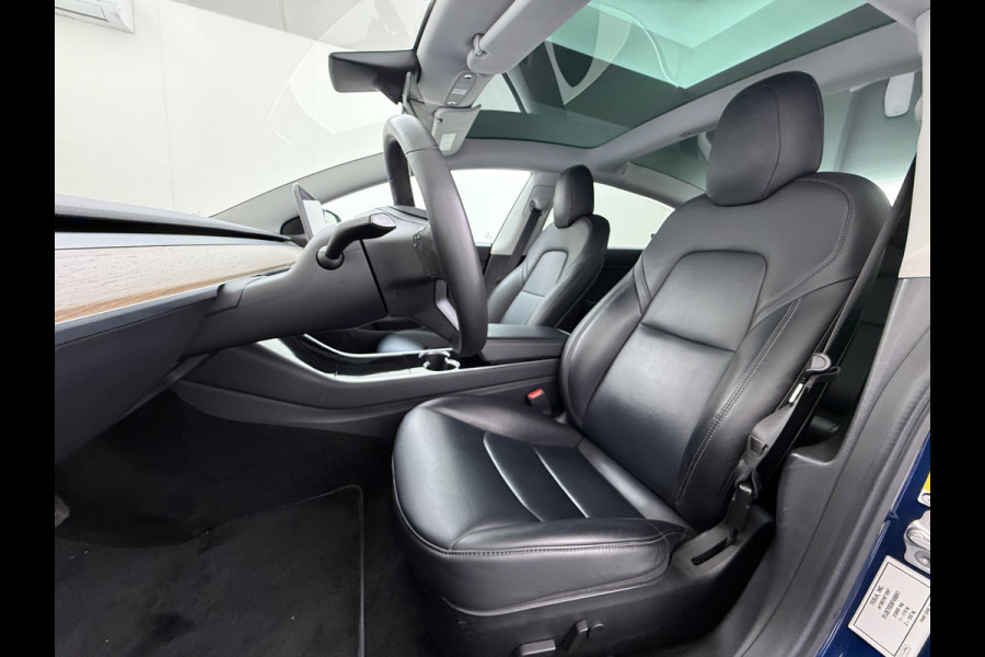Tesla Model 3 Long Range AWD 75kWh Lmv 19" AutoPilot Leder Panoramadak Adaptive-Cruise Camera's Elektr.-Stuur+Stoelen+Spiegels+Geheugen+Easy-E Navi LED DAB Voorverwarmen interieur Keyless One-Pedal-Drive 4WD Origineel Nederlandse Auto Fabrieksgarantie op Accu en Motor tot 10-09-2027/192.00km