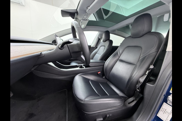Tesla Model 3 Long Range AWD 75kWh Lmv 19" AutoPilot Leder Panoramadak Adaptive-Cruise Camera's Elektr.-Stuur+Stoelen+Spiegels+Geheugen+Easy-E Navi LED DAB Voorverwarmen interieur Keyless One-Pedal-Drive 4WD Origineel Nederlandse Auto Fabrieksgarantie op Accu en Motor tot 10-09-2027/192.00km