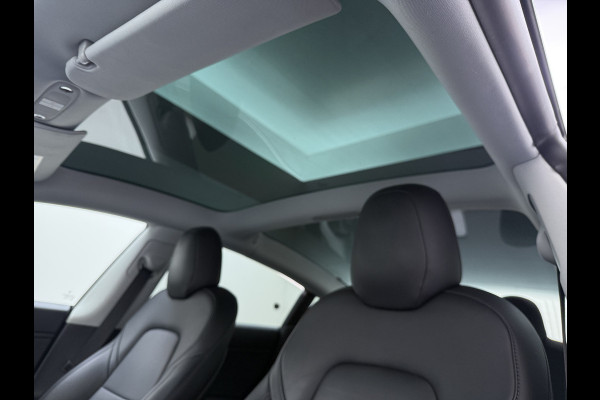 Tesla Model 3 Long Range AWD 75kWh Lmv 19" AutoPilot Leder Panoramadak Adaptive-Cruise Camera's Elektr.-Stuur+Stoelen+Spiegels+Geheugen+Easy-E Navi LED DAB Voorverwarmen interieur Keyless One-Pedal-Drive 4WD Origineel Nederlandse Auto Fabrieksgarantie op Accu en Motor tot 10-09-2027/192.00km