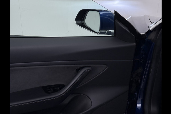Tesla Model 3 Long Range AWD 75kWh Lmv 19" AutoPilot Leder Panoramadak Adaptive-Cruise Camera's Elektr.-Stuur+Stoelen+Spiegels+Geheugen+Easy-E Navi LED DAB Voorverwarmen interieur Keyless One-Pedal-Drive 4WD Origineel Nederlandse Auto Fabrieksgarantie op Accu en Motor tot 10-09-2027/192.00km