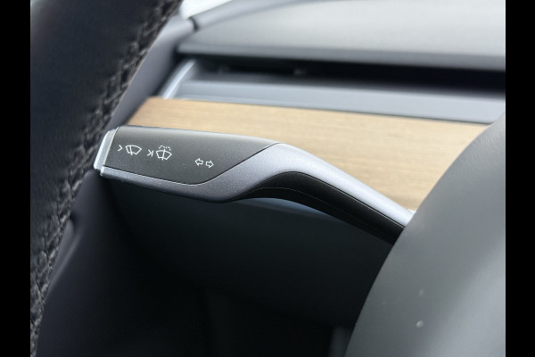 Tesla Model 3 Long Range AWD 75kWh Lmv 19" AutoPilot Leder Panoramadak Adaptive-Cruise Camera's Elektr.-Stuur+Stoelen+Spiegels+Geheugen+Easy-E Navi LED DAB Voorverwarmen interieur Keyless One-Pedal-Drive 4WD Origineel Nederlandse Auto Fabrieksgarantie op Accu en Motor tot 10-09-2027/192.00km