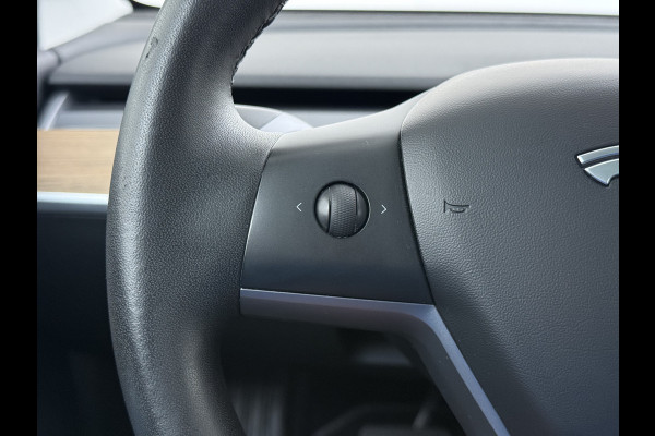Tesla Model 3 Long Range AWD 75kWh Lmv 19" AutoPilot Leder Panoramadak Adaptive-Cruise Camera's Elektr.-Stuur+Stoelen+Spiegels+Geheugen+Easy-E Navi LED DAB Voorverwarmen interieur Keyless One-Pedal-Drive 4WD Origineel Nederlandse Auto Fabrieksgarantie op Accu en Motor tot 10-09-2027/192.00km