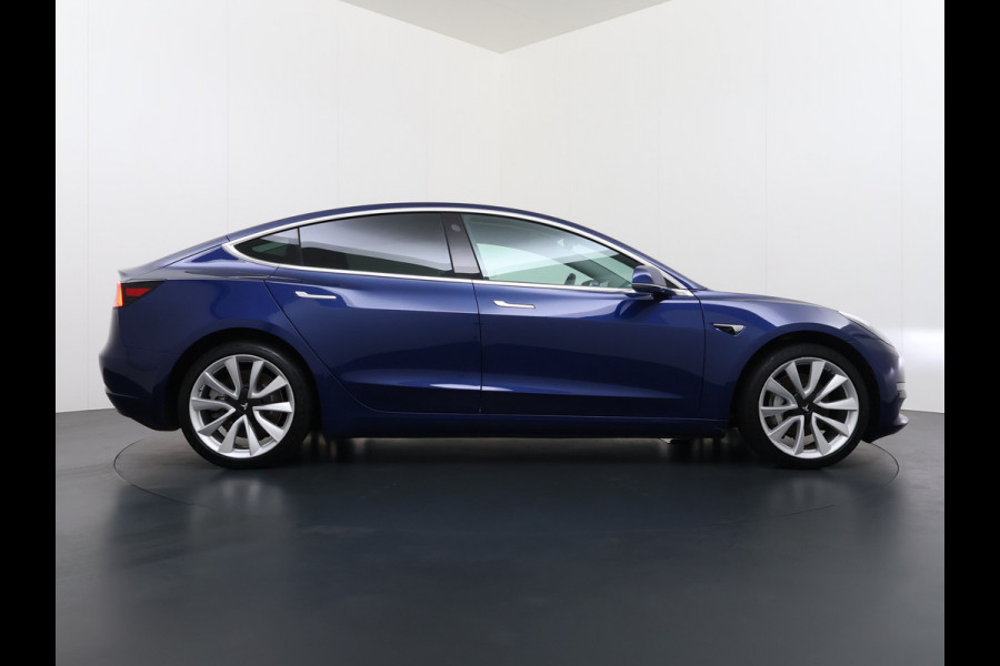 Tesla Model 3 Long Range AWD 75kWh Lmv 19" AutoPilot Leder Panoramadak Adaptive-Cruise Camera's Elektr.-Stuur+Stoelen+Spiegels+Geheugen+Easy-E Navi LED DAB Voorverwarmen interieur Keyless One-Pedal-Drive 4WD Origineel Nederlandse Auto Fabrieksgarantie op Accu en Motor tot 10-09-2027/192.00km