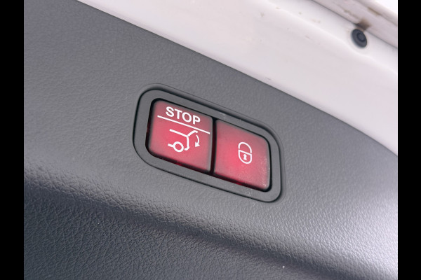 Mercedes-Benz GLC GLC 300 e 4M AMG Line | Achterasbesturing Luchtvering Trekhaak Burmester Distronic