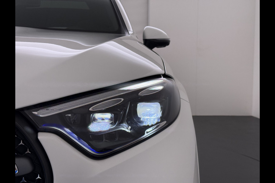 Mercedes-Benz GLC GLC 300 e 4M AMG Line | Achterasbesturing Luchtvering Trekhaak Burmester Distronic