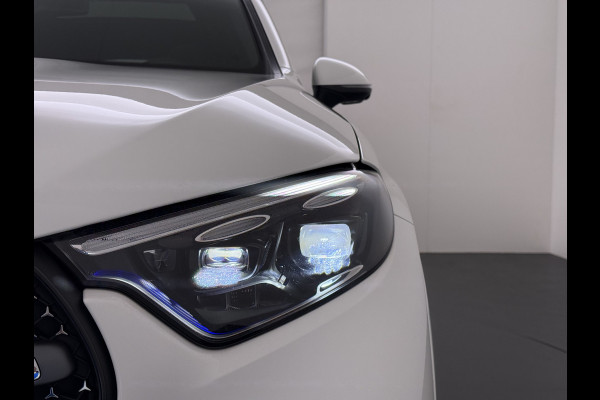 Mercedes-Benz GLC GLC 300 e 4M AMG Line | Achterasbesturing Luchtvering Trekhaak Burmester Distronic